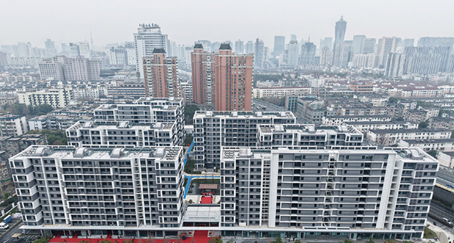 以人民城市理念引领现代化城市建设